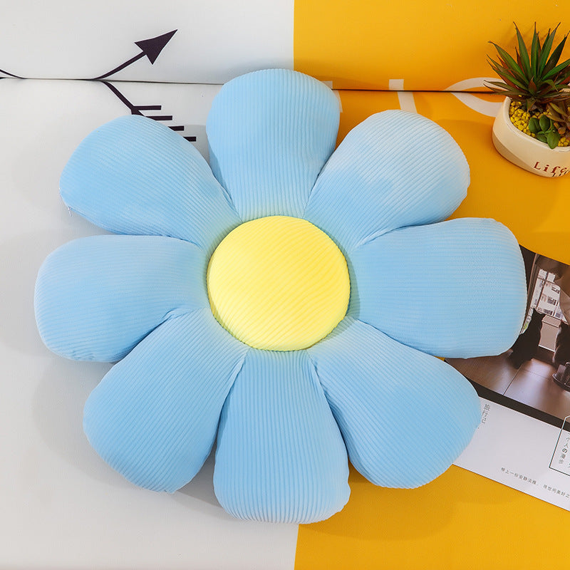 Throw pillow – Soft fabric – Daisy flower design – Cozy accent for couch or bed