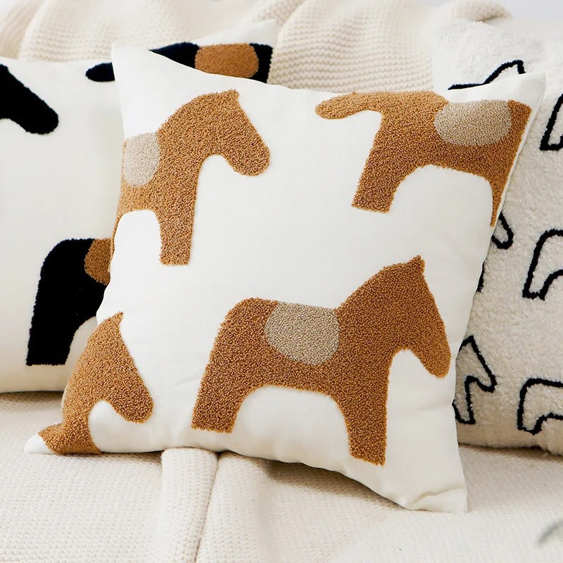 Throw pillow cover – 100% polyester – Cute embroidered animal design – Cozy home accessory – 17.7 x 17.7 in