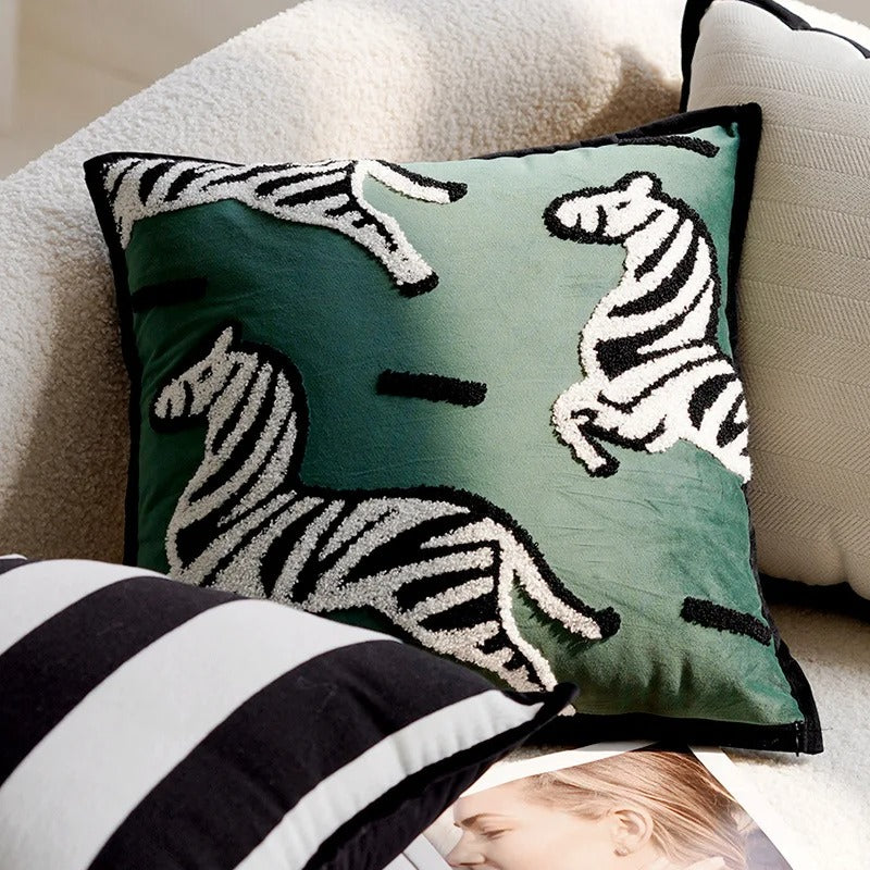 Throw pillow cover – 100% polyester – Cute embroidered animal design – Cozy home accessory – 17.7 x 17.7 in
