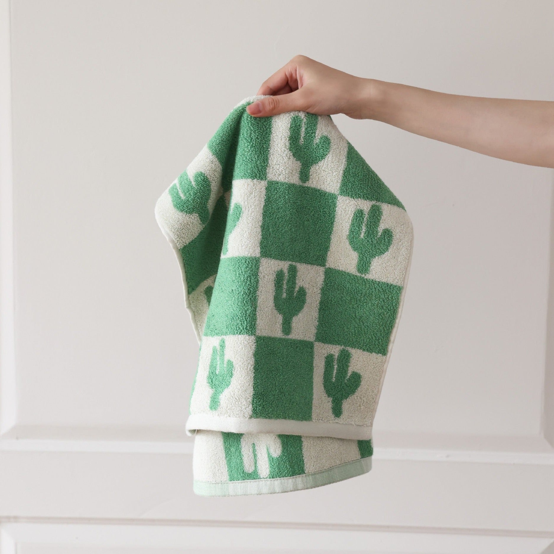Towel set – Cotton – Cactus and palm design – Beach or spa use – Absorbent and durable