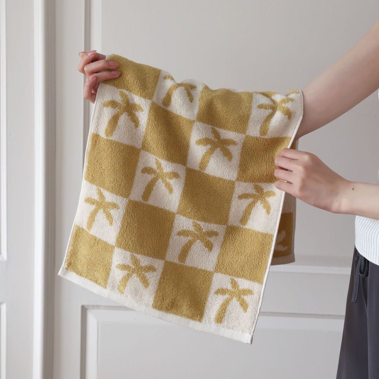 Towel set – Cotton – Cactus and palm design – Beach or spa use – Absorbent and durable