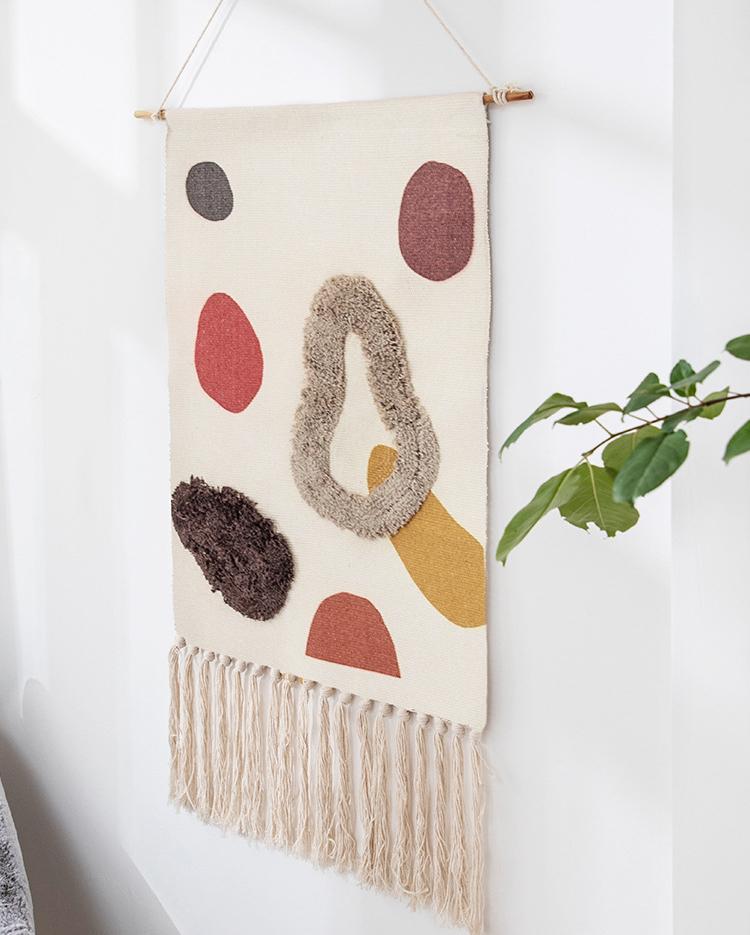 Wall tapestry – Handwoven cotton – Geometric design with tassels – Boho-chic home decor
