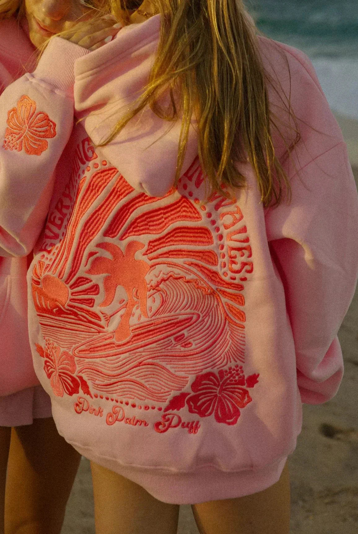 Sun Waves Hoodie™ | Vibrant sunset design for cozy days