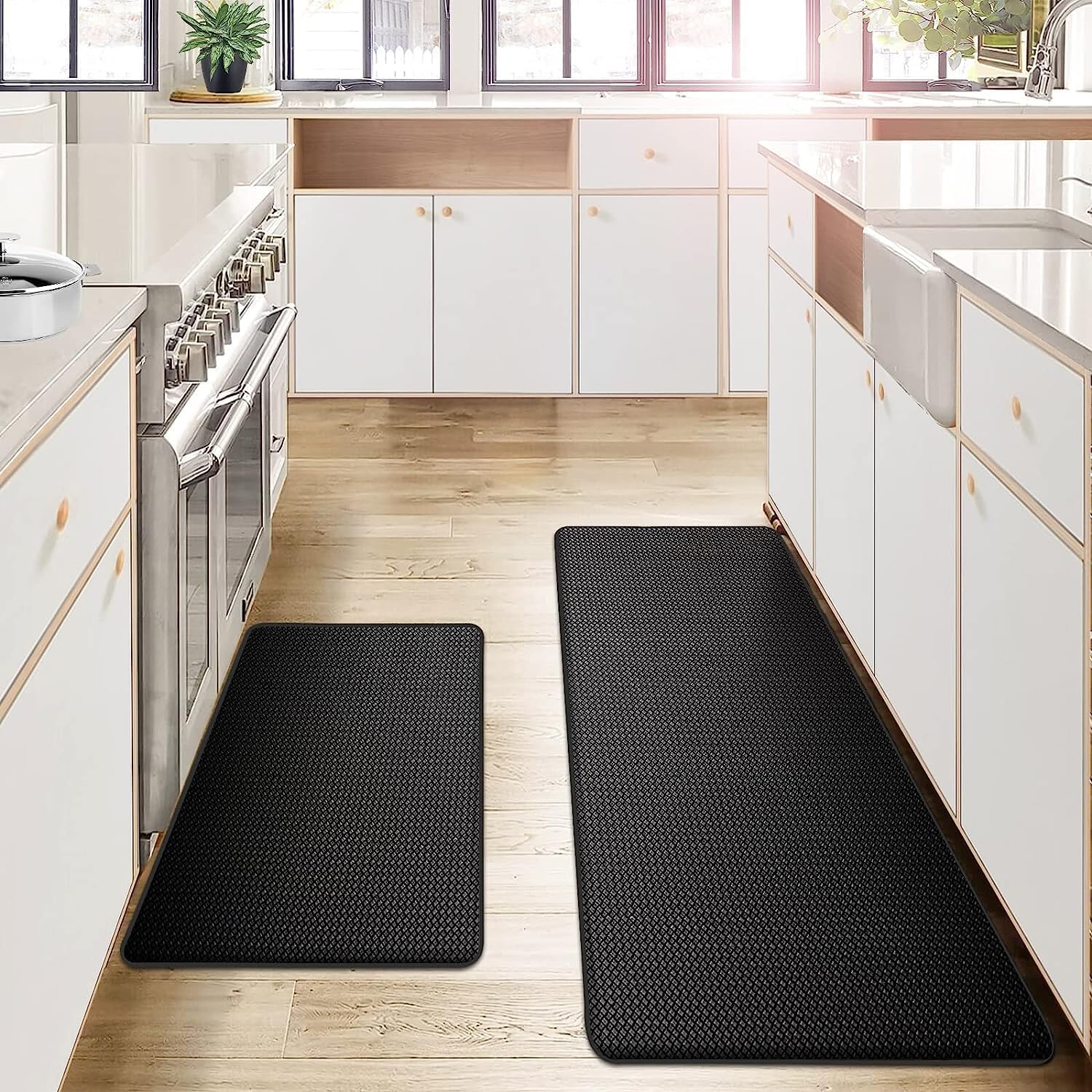 Black anti-fatigue kitchen mat – cushioned non-slip floor mat for standing comfort while cooking